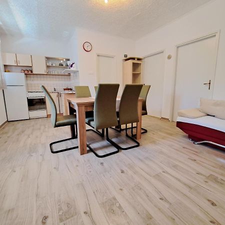 Apartmani Postonjski ปริฟลากา ภายนอก รูปภาพ