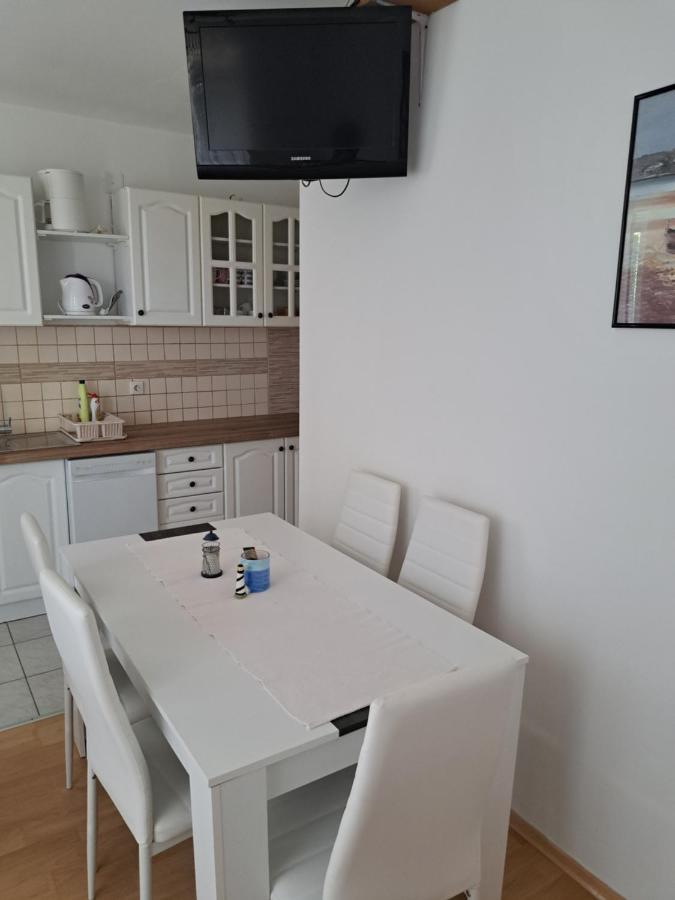 Apartmani Postonjski ปริฟลากา ภายนอก รูปภาพ